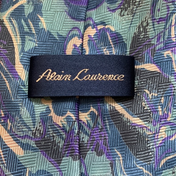 Bundle of 3 silk vintage ties in GUC - Picture 9 of 11